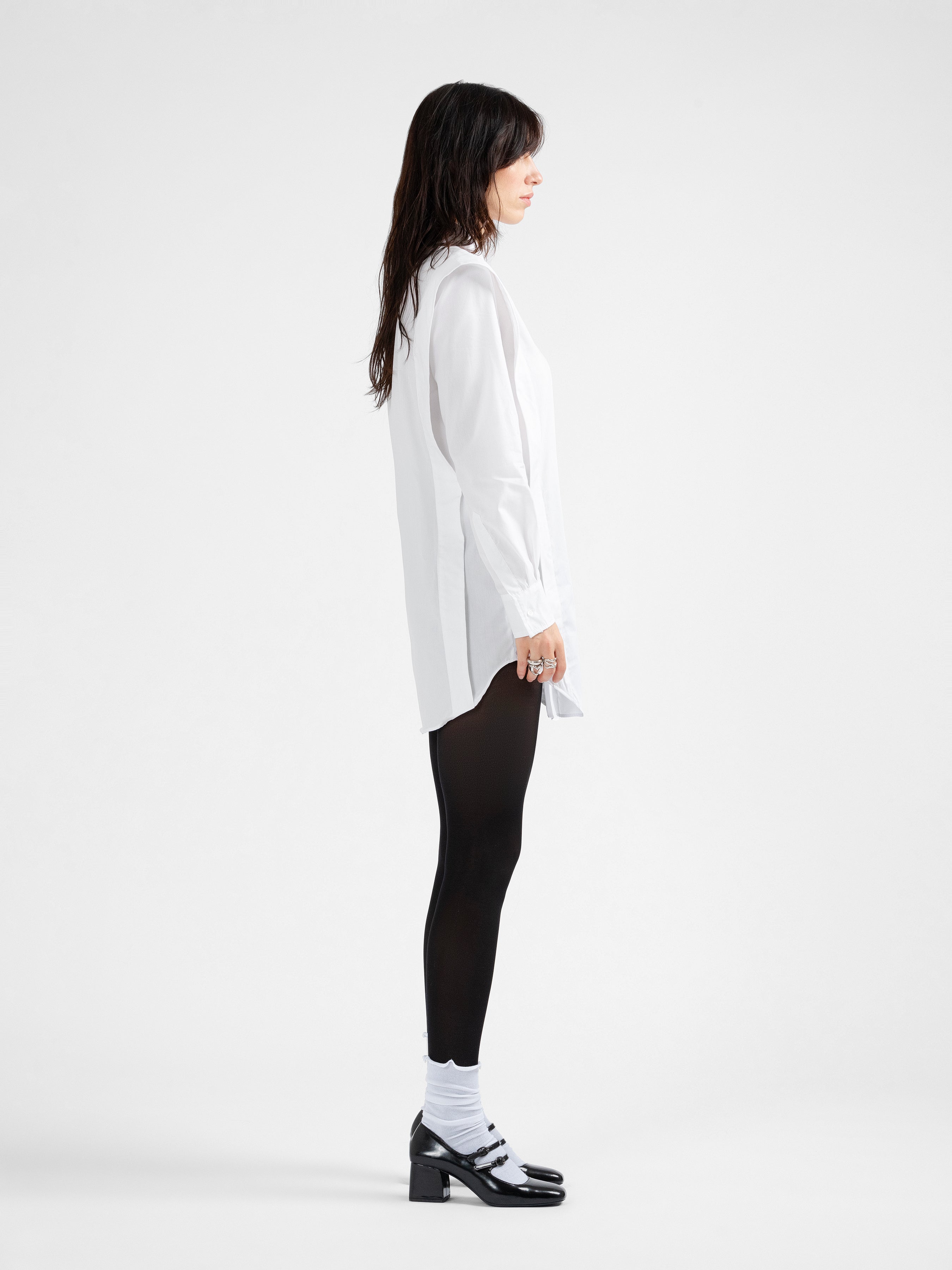 KEISD white wide shoulders shirt – DIVALO Transylvania